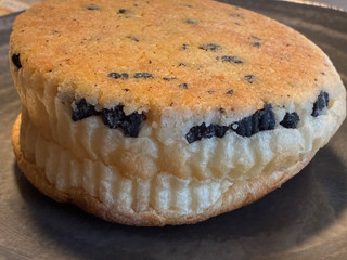 「ファミリーマート ファミマルBakery クッキー＆クリームパン」のクチコミ画像 by chickyさん