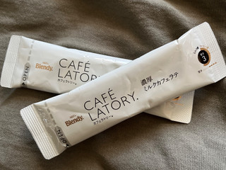 「AGF ブレンディ カフェラトリー 濃厚ミルクカフェラテ 箱10.5g×8」のクチコミ画像 by まめ7さん