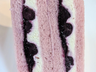 「セブン-イレブン ブルーベリーサンド」のクチコミ画像 by はるなつひさん