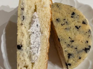 「ファミリーマート ファミマルBakery クッキー＆クリームパン」のクチコミ画像 by chan-manaさん