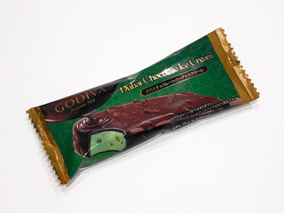 「ゴディバ ドバイチョコレートバーアイスクリーム」のクチコミ画像 by ばぶたろうさん