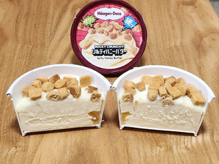 「ハーゲンダッツ ミニカップ ROCKY CRUNCHY！ ソルティハニーバター カップ87ml」のクチコミ画像 by みにぃ321321さん