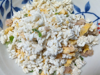 「セブン＆アイ セブンプレミアム うま味引き立つ炒飯 袋170g」のクチコミ画像 by べべふぉっくさん