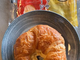 「ヤマザキ 特濃クロワッサン カスタード 袋1個」のクチコミ画像 by chickyさん