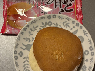 「ヤマザキ 春どら つぶあん入り桜餅＆いちごホイップ 袋1個」のクチコミ画像 by chickyさん