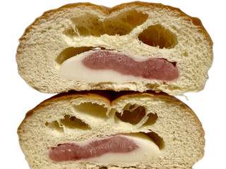 「イケダパン いちご＆チーズクリームパン 袋1個」のクチコミ画像 by む チ ャさん