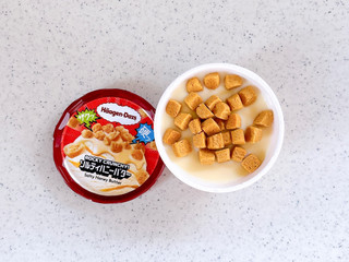 「ハーゲンダッツ ミニカップ ROCKY CRUNCHY！ ソルティハニーバター カップ87ml」のクチコミ画像 by むぎっこさん