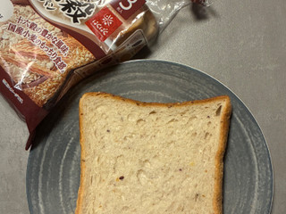 「Pasco 国産小麦と十六穀食パン 袋6枚」のクチコミ画像 by chickyさん