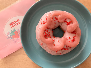 「ミスタードーナツ 桜もちっとドーナツ 咲くいちごみるく」のクチコミ画像 by こつめかわうそさん