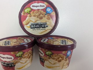 「ハーゲンダッツ ミニカップ ROCKY CRUNCHY！ ソルティハニーバター カップ87ml」のクチコミ画像 by まこぴーさん