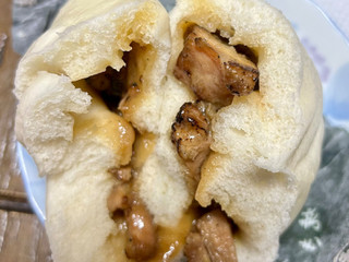 「ファミリーマート 炭火焼き鳥まん」のクチコミ画像 by シアンさん