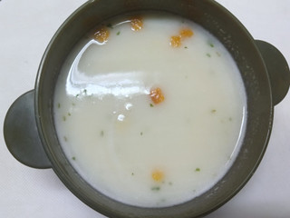 「クノール 4種のチーズのとろ～り濃厚ポタージュ 箱56.1g」のクチコミ画像 by べべふぉっくさん
