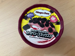 「ハーゲンダッツ ミニカップ ROCKY CRUNCHY！ ソルティハニーバター カップ87ml」のクチコミ画像 by こつめかわうそさん