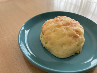 「八天堂 冷やして食べるくりーむメロンパン カスタードプリン風」のクチコミ画像 by こつめかわうそさん