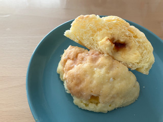 「八天堂 冷やして食べるくりーむメロンパン カスタードプリン風」のクチコミ画像 by こつめかわうそさん