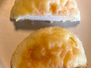 「八天堂 冷やして食べるくりーむメロンパン カスタードプリン風」のクチコミ画像 by chickyさん