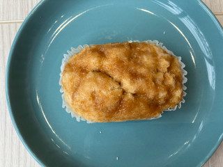 「セブン＆アイ セブンプレミアム しみしみ塩キャラメル蒸しパン 4個入」のクチコミ画像 by こつめかわうそさん