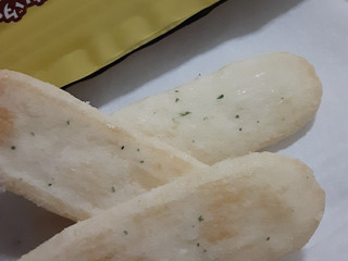 「亀田製菓 ハッピーターン しあわせバタ～味 袋71g」のクチコミ画像 by もこもこもっちさん