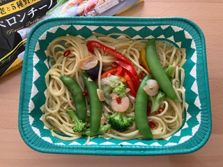 「ニップン オーマイプレミアム 海老と5種野菜 ペペロンチーノ 260g」のクチコミ画像 by こつめかわうそさん