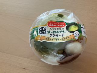 「ドンレミー 丸七製茶監修 濃い抹茶プリンアラモード」のクチコミ画像 by こつめかわうそさん