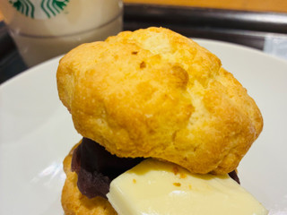 「スターバックス あんバタースコーンサンド」のクチコミ画像 by わやさか...出張中...さん