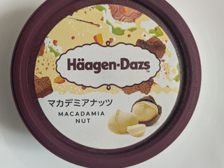 「ハーゲンダッツ ミニカップ マカデミアナッツ カップ110ml」のクチコミ画像 by まこぴーさん