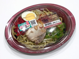 「成城石井 自家製 濃厚胡麻だれのしび辛麻醤麺 自家製麺使用」のクチコミ画像 by ばぶたろうさん