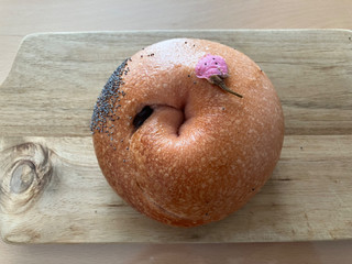 「まるなかベーグル 桜あん小豆かのこ白玉クリームチーズ」のクチコミ画像 by こつめかわうそさん