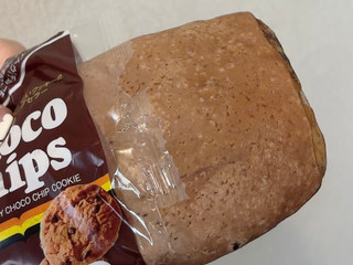 ニューデイズ ニュータスBakery チョコチップクッキー風チョコ