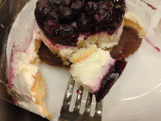 「スターバックス ブルーベリーレアチーズケーキ」のクチコミ画像 by ぴのこっここダイエット中さん
