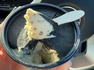 「小島屋乳業製菓 謹製 コク旨ごまアイス 黒ごまチーズケーキ 袋100ml」のクチコミ画像 by sachi_kooさん