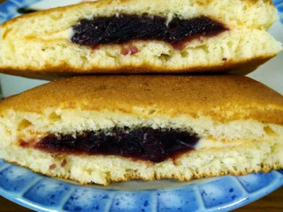 ヤマザキ ふわもち食感のパンケーキ 北海道産小豆のつぶあん