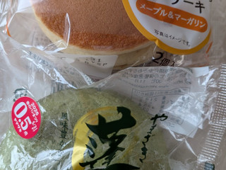 「ヤマザキ ふわもち食感のパンケーキ メープル＆マーガリン 2個」のクチコミ画像 by もこもこもっちさん