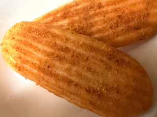 「亀田製菓 ハッピーターン 亀田の柿の種味 袋35g」のクチコミ画像 by gologoloさん