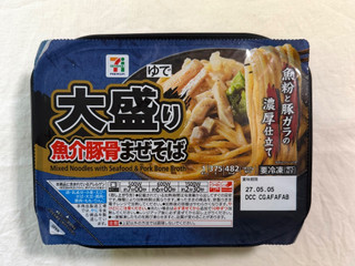 「セブン＆アイ セブンプレミアム 大盛り魚介豚骨まぜそば 375g」のクチコミ画像 by む チ ャさん
