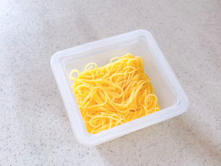 「紀文 玉子とうふそうめん風 本枯れ節入りの風味豊かな麺つゆ付き 袋135g」のクチコミ画像 by むぎっこさん