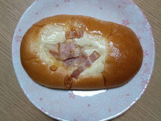 「木村屋 オニオンベーコンチーズ 袋1個」のクチコミ画像 by にくまるさん