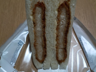 「イオン トップバリュ レモンタルタルソースのチキンカツサンド」のクチコミ画像 by にくまるさん