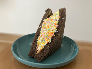 「セブン-イレブン よくばりサンド チョコバナナホイップ」のクチコミ画像 by こつめかわうそさん