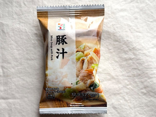 「セブン＆アイ セブンプレミアム 豚汁 フリーズドライみそ汁 袋12.9g」のクチコミ画像 by む チ ャさん