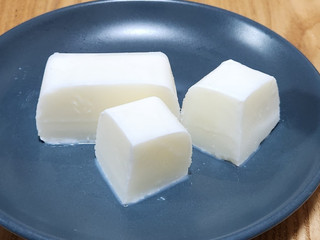 「こいしや食品 白バラ牛乳寒天 150g×2」のクチコミ画像 by みにぃ321321さん