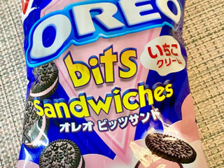 「ナビスコ オレオビッツサンド ストロベリークリーム 袋60g」のクチコミ画像 by ぱぴぴさん