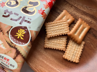 「松永製菓 しるこサンド 栗 袋55g」のクチコミ画像 by こつめかわうそさん