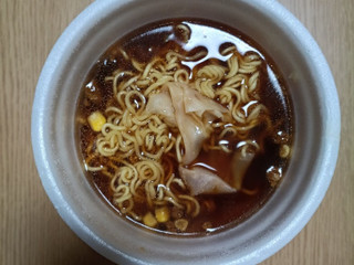 「マルちゃん ごつ盛り ワンタン醤油ラーメン カップ117g」のクチコミ画像 by にくまるさん