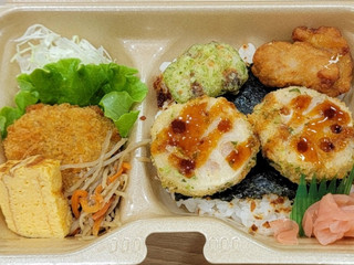苔の種類　日替わり豪華コケ弁当 フジ 週替わり！のっけ海苔弁当 蓮根海鮮フライ（フジ）クチコミ1件