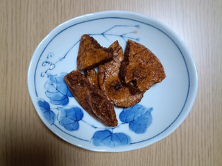 「亀田製菓 技のこだ割り 黒にんにく醤油だれ 袋30g」のクチコミ画像 by にくまるさん