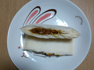 「ヤマザキ ランチパック カレー焼きそば」のクチコミ画像 by にくまるさん