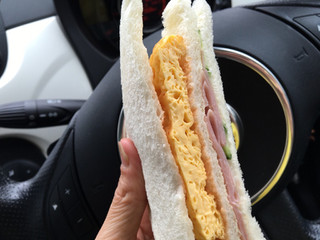 「ローソン ハムと玉子焼きのサンドイッチ 袋2個」のクチコミ画像 by あんめろんさん