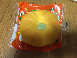 「神戸屋 パンプキンメロンパン 袋1個」のクチコミ画像 by RiNaさん
