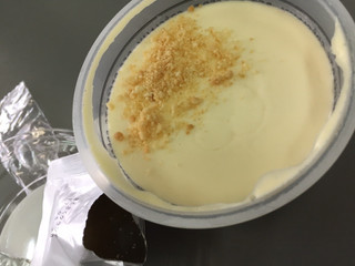「トーラク 神戸シェフクラブ さくさくクランチ香ばしい濃厚チーズケーキ カップ87.5g」のクチコミ画像 by kina子いもさん